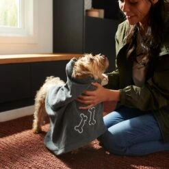 Frisco Embroidered Pawprint Microfiber Dog Bath Towel -WoofyPlay Store 269029 PT4. AC SS1800 V1624553208